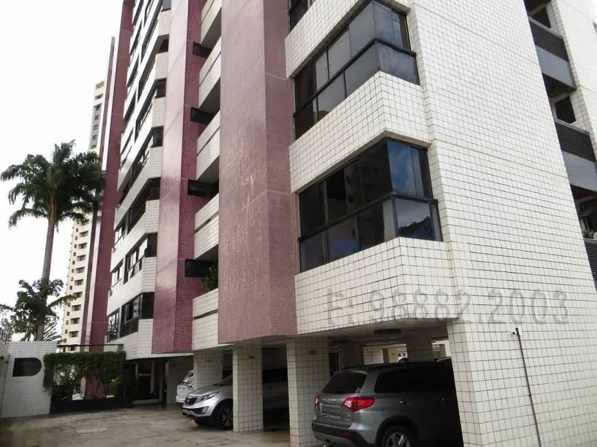 Foto 1 de Apartamento com 4 Quartos à venda, 230m² em Capim Macio, Natal