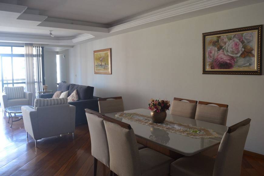 Foto 2 de Apartamento com 4 Quartos à venda, 235m² em Praia da Costa, Vila Velha
