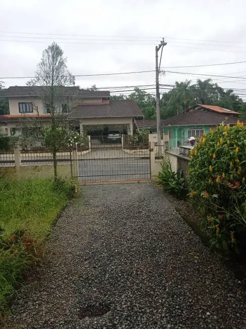 Foto 4 de Casa com 4 Quartos para alugar, 185m² em Vila Nova, Joinville