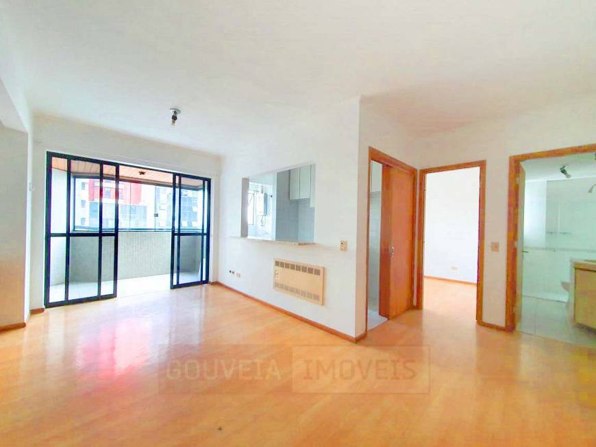 Foto 3 de Apartamento com 1 Quarto para alugar, 66m² em Centro, Curitiba