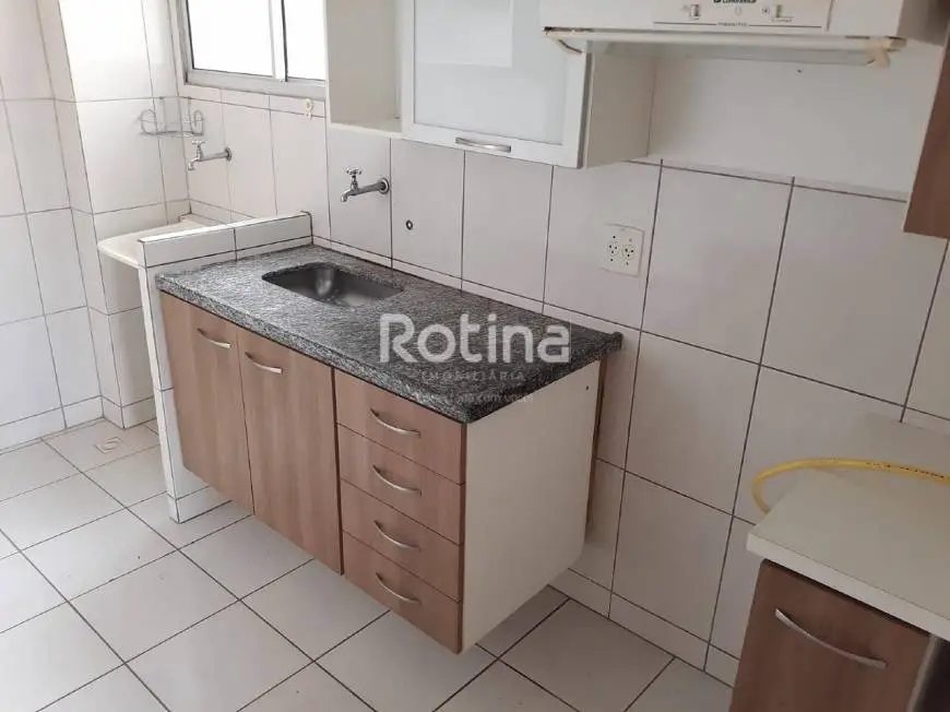 Foto 4 de Apartamento com 3 Quartos para alugar, 70m² em Patrimônio, Uberlândia