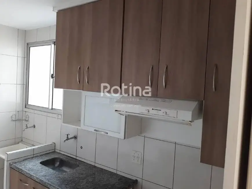 Foto 5 de Apartamento com 3 Quartos para alugar, 70m² em Patrimônio, Uberlândia