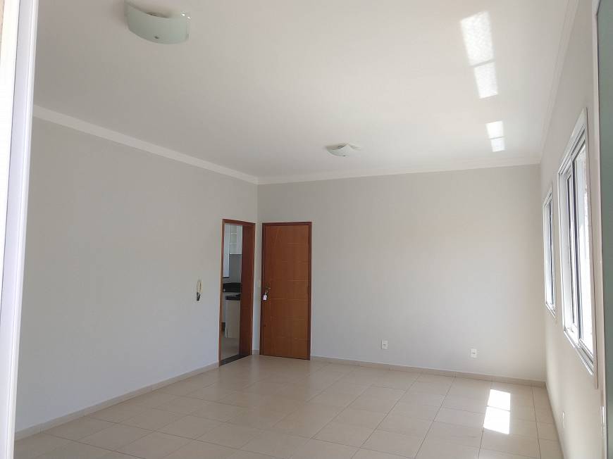 Foto 3 de Apartamento com 3 Quartos para alugar, 90m² em Patrimônio, Uberlândia