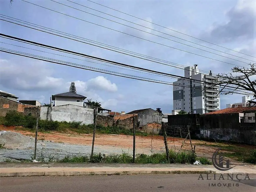 Foto 1 de Lote/Terreno à venda, 2441m² em Barreiros, São José