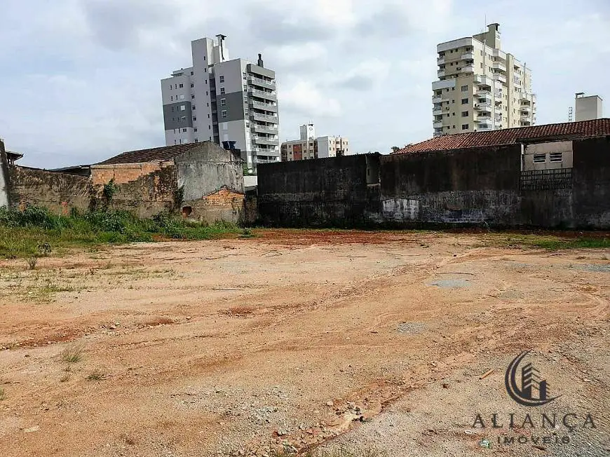 Foto 3 de Lote/Terreno à venda, 2441m² em Barreiros, São José