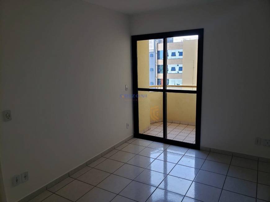 Foto 2 de Apartamento com 3 Quartos à venda, 76m² em Jardim Infante Dom Henrique, Bauru