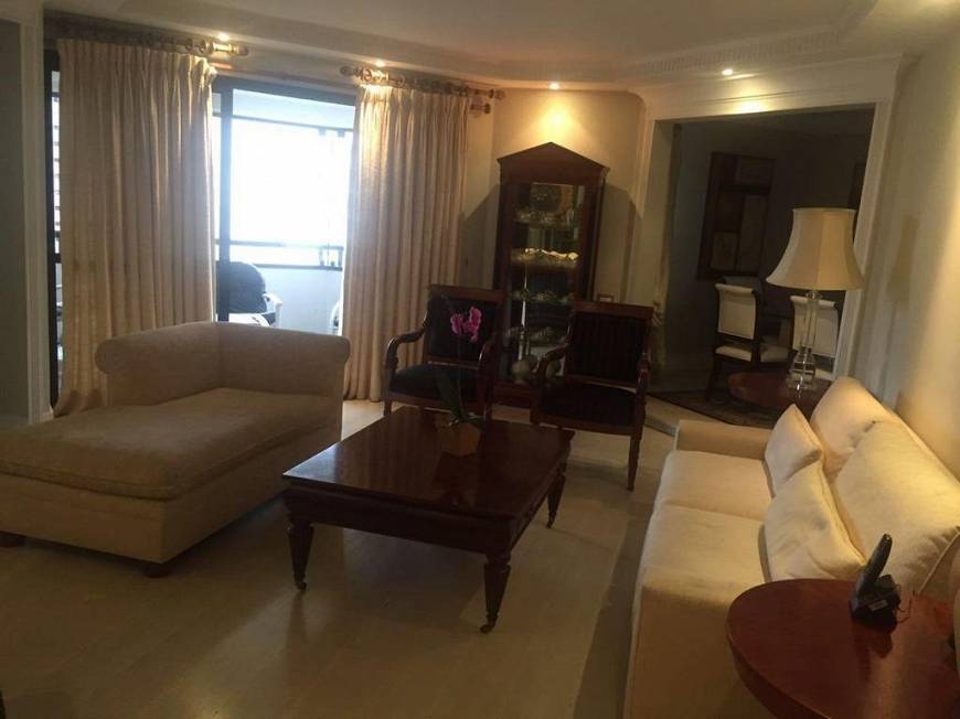 Foto 1 de Apartamento com 4 Quartos para alugar, 273m² em Moema, São Paulo