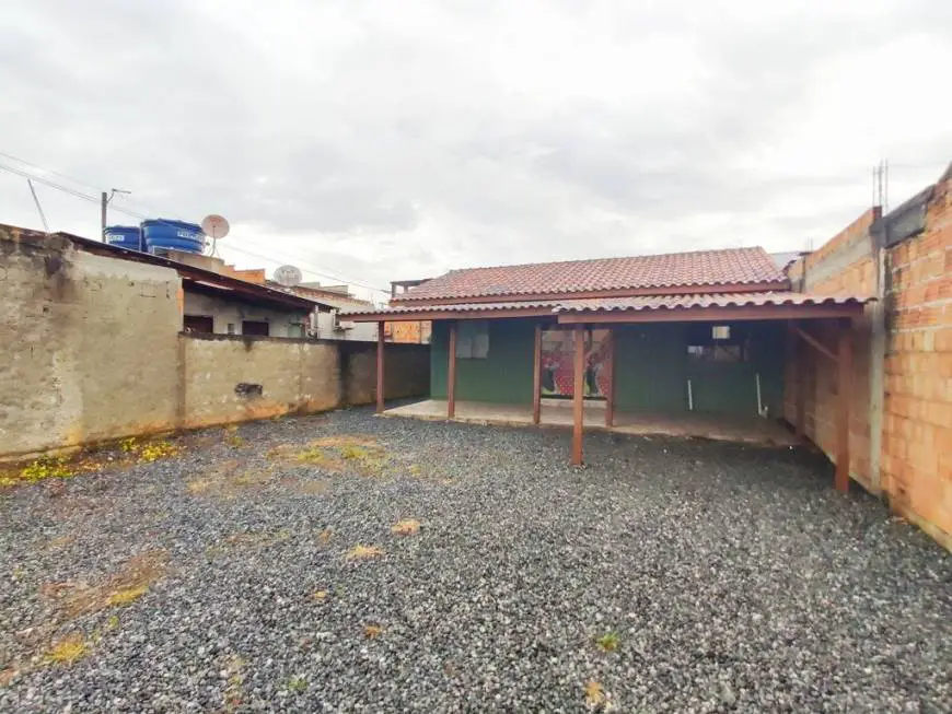Foto 3 de Casa com 2 Quartos para alugar, 45m² em Centro, Araquari
