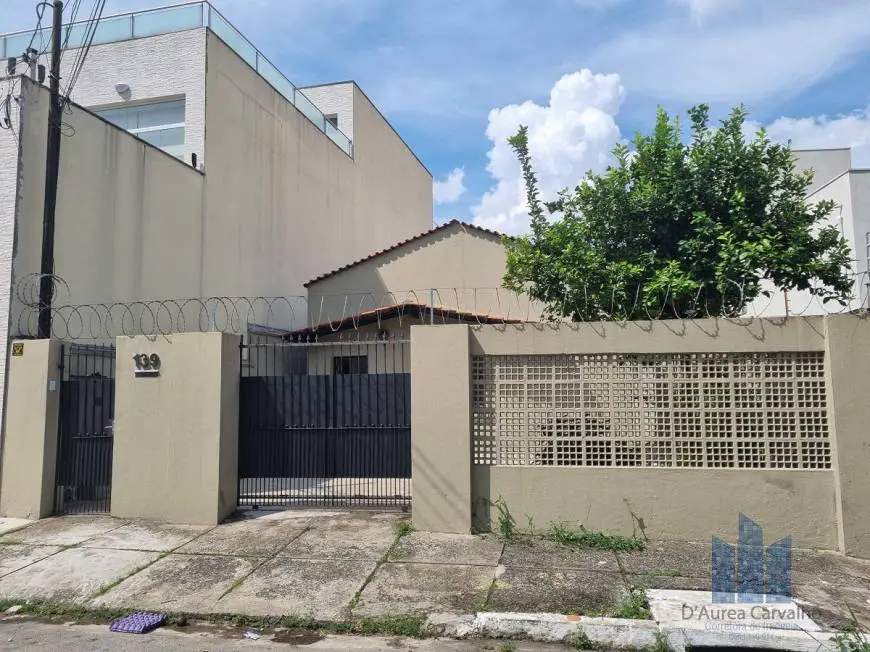 Foto 1 de Casa com 2 Quartos à venda, 140m² em Vila Monumento, São Paulo