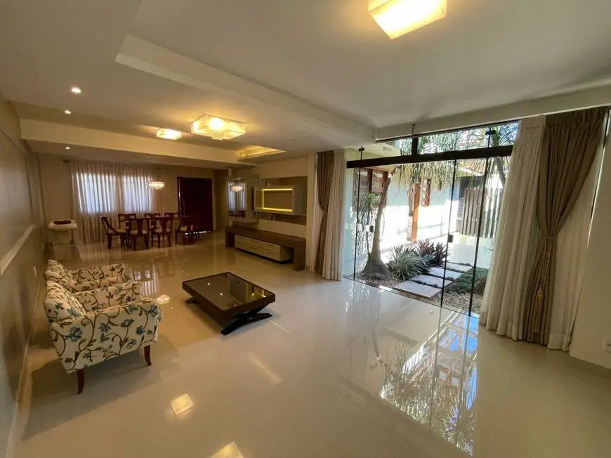 Foto 5 de Casa com 3 Quartos para alugar, 248m² em Centro, Jaraguá do Sul
