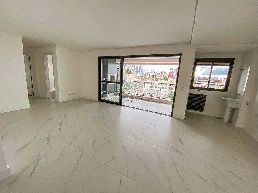 Foto 3 de Apartamento com 2 Quartos à venda, 91m² em Água Verde, Curitiba