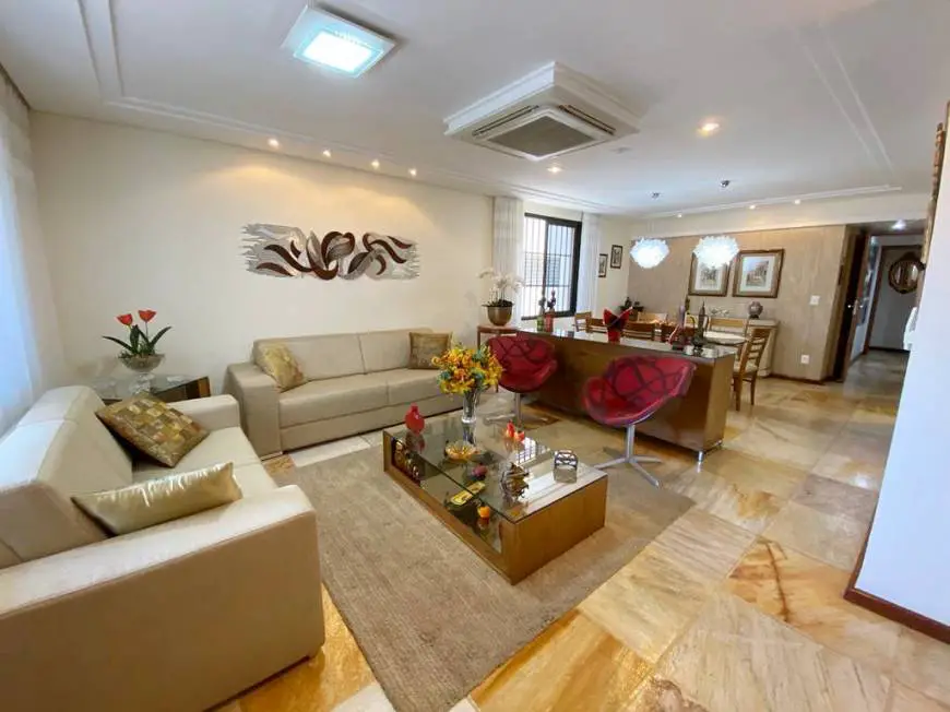 Foto 1 de Apartamento com 4 Quartos à venda, 200m² em Mata da Praia, Vitória