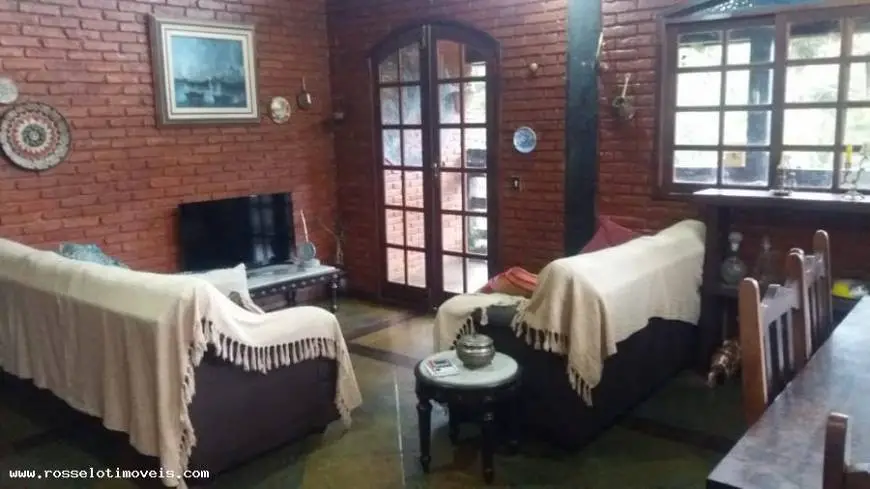 Foto 1 de Casa com 2 Quartos à venda, 3930m² em Iúcas, Teresópolis