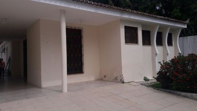 Foto 2 de Casa com 4 Quartos para alugar, 480m² em Cocó, Fortaleza