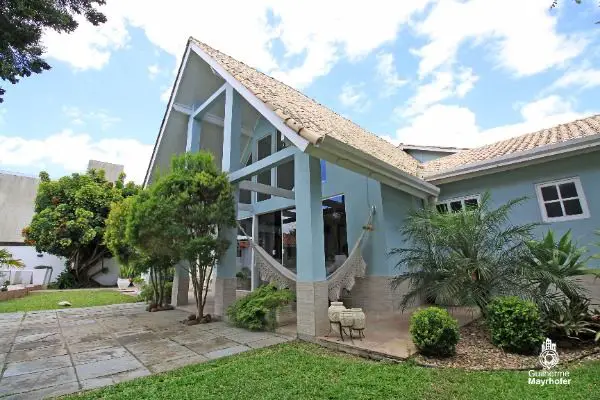 Foto 1 de Casa com 4 Quartos à venda, 350m² em Guarujá, Porto Alegre