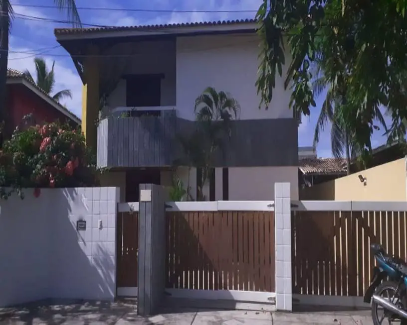Foto 1 de Casa com 4 Quartos para alugar, 120m² em Vilas do Atlantico, Lauro de Freitas