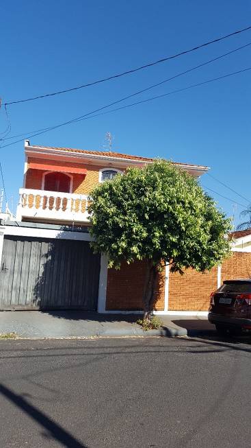 Foto 1 de Sobrado com 5 Quartos para venda ou aluguel, 196m² em Vila Yamada, Araraquara