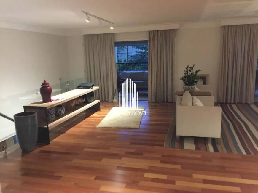 Foto 1 de Apartamento com 4 Quartos à venda, 540m² em Santo Amaro, São Paulo