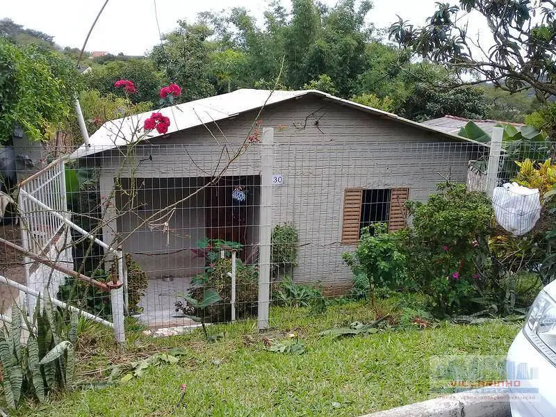 Foto 2 de Casa com 2 Quartos à venda, 60m² em Vila Nova, Porto Alegre