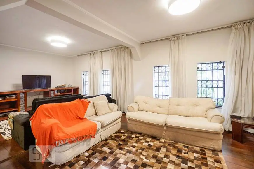 Foto 3 de Casa com 3 Quartos para alugar, 540m² em Vila Carrão, São Paulo