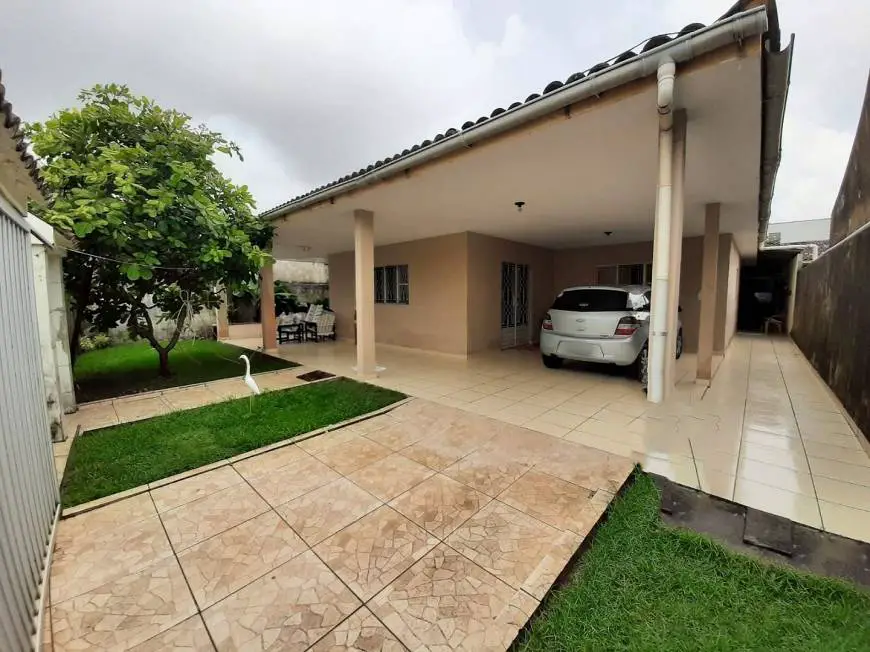 Foto 1 de Casa com 4 Quartos à venda, 350m² em Petrópolis, Maceió