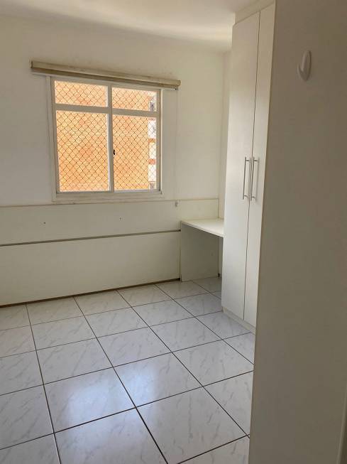 Foto 3 de Apartamento com 4 Quartos para alugar, 240m² em Jardim Renascença, São Luís