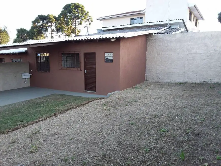 Foto 3 de Casa com 1 Quarto para alugar, 25m² em Lindóia, Curitiba