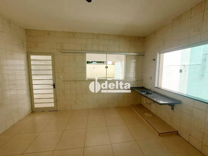 Foto 4 de Casa com 3 Quartos para alugar, 140m² em Martins, Uberlândia