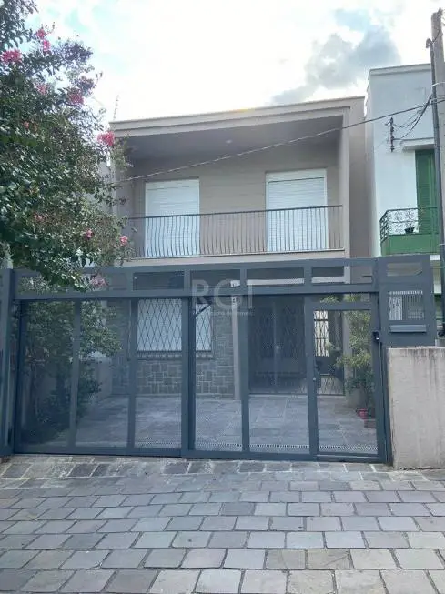 Foto 1 de Casa com 4 Quartos para alugar, 210m² em Bom Fim, Porto Alegre