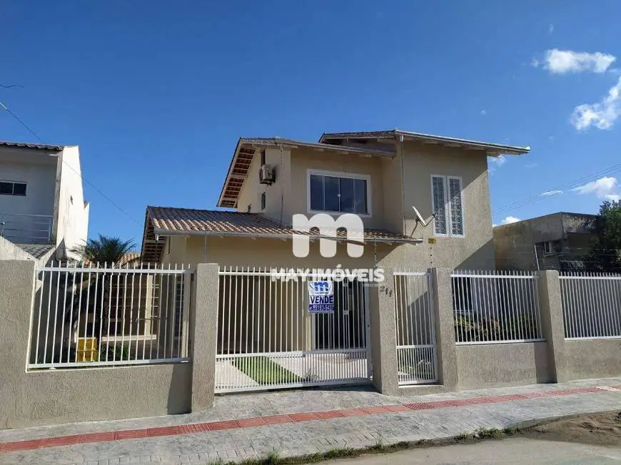 Foto 1 de Casa com 4 Quartos à venda, 184m² em Espinheiros, Itajaí