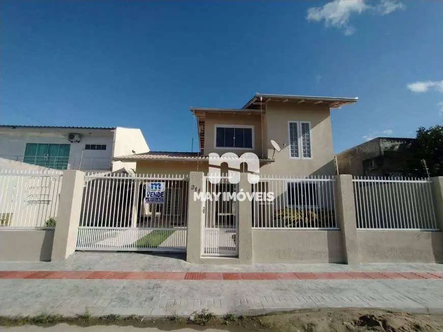 Foto 3 de Casa com 4 Quartos à venda, 184m² em Espinheiros, Itajaí