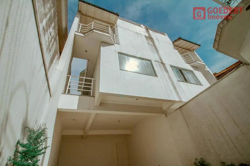 Foto 3 de Sobrado com 4 Quartos à venda, 190m² em Jardim Maia, Guarulhos