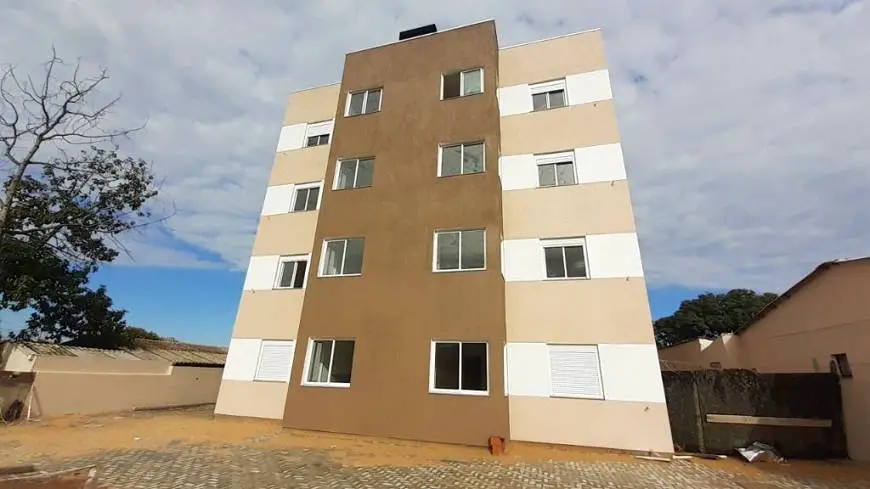 Foto 1 de Apartamento com 2 Quartos à venda, 44m² em Barnabe, Gravataí