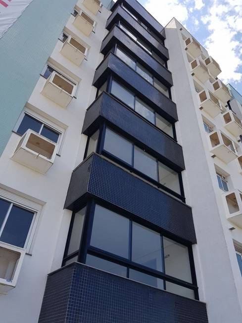 Foto 3 de Apartamento com 2 Quartos à venda, 86m² em Cavalhada, Porto Alegre