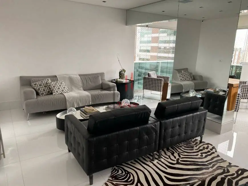 Foto 5 de Apartamento com 3 Quartos para alugar, 184m² em Tatuapé, São Paulo