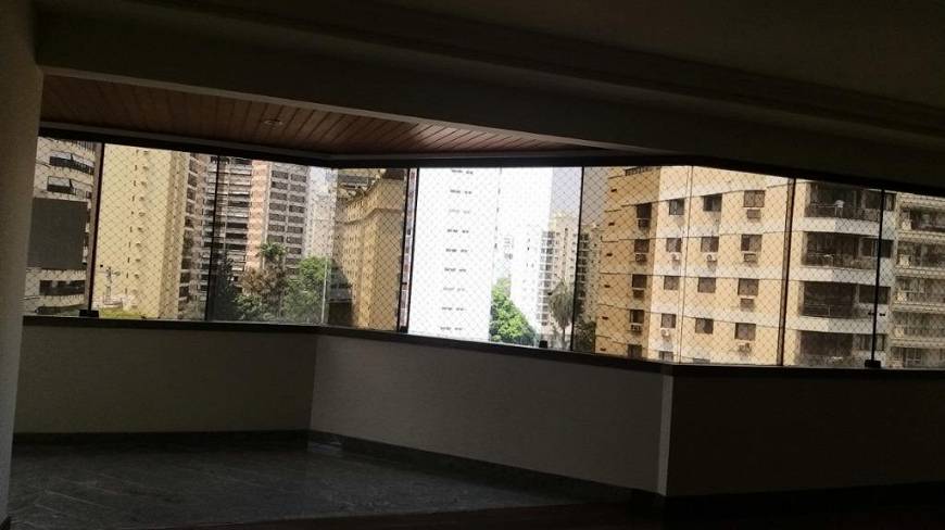 Foto 1 de Apartamento com 4 Quartos à venda, 235m² em Cambuí, Campinas