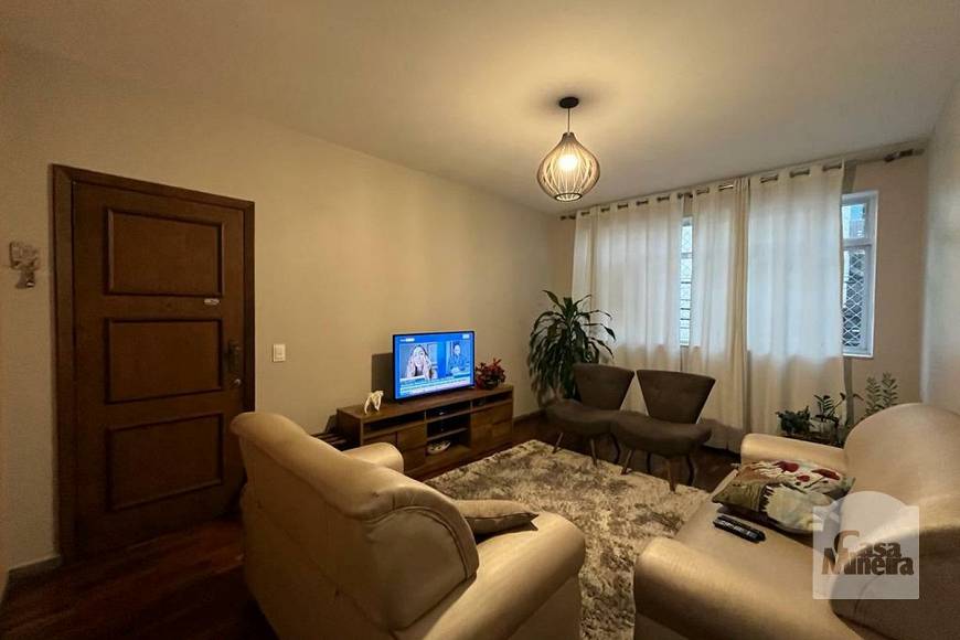 Foto 1 de Apartamento com 4 Quartos à venda, 130m² em Coração Eucarístico, Belo Horizonte