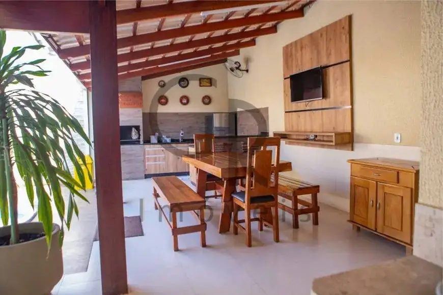 Foto 4 de Casa com 4 Quartos para alugar, 210m² em Bairro do Turista II, Caldas Novas