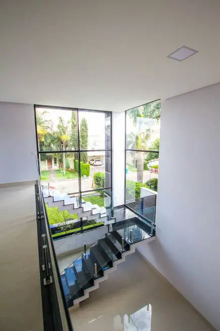 Foto 2 de Casa de Condomínio com 4 Quartos para alugar, 280m² em Jardins Madri, Goiânia