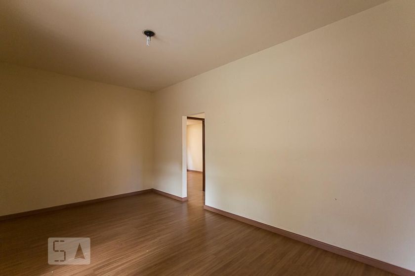 Foto 2 de Casa com 3 Quartos para alugar, 350m² em Saraiva, Uberlândia