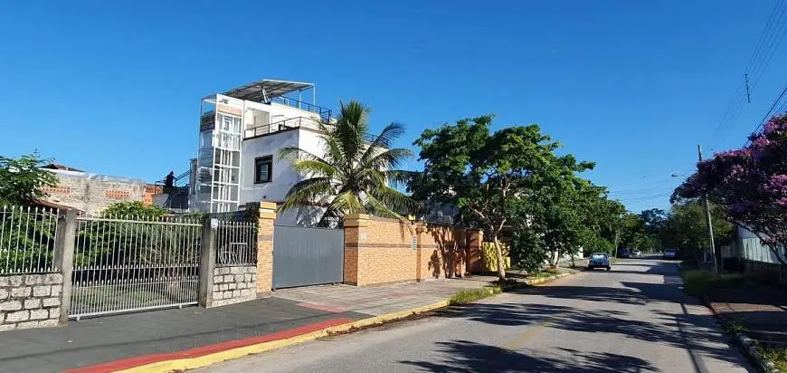 Foto 1 de Casa com 5 Quartos à venda, 284m² em Canasvieiras, Florianópolis