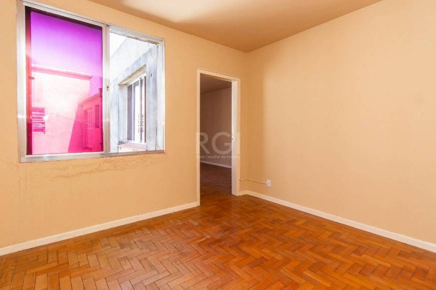 Foto 2 de Apartamento com 1 Quarto à venda, 42m² em Passo da Areia, Porto Alegre