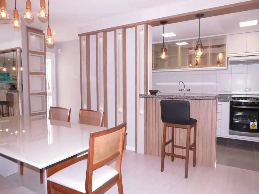 Foto 4 de Apartamento com 2 Quartos à venda, 78m² em Capão Raso, Curitiba