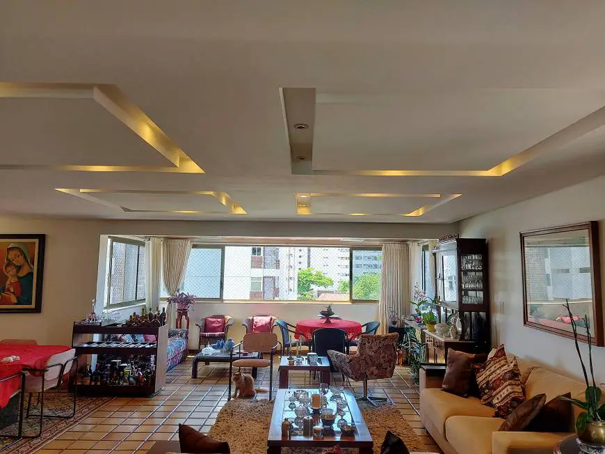 Foto 1 de Apartamento com 4 Quartos à venda, 228m² em Graças, Recife