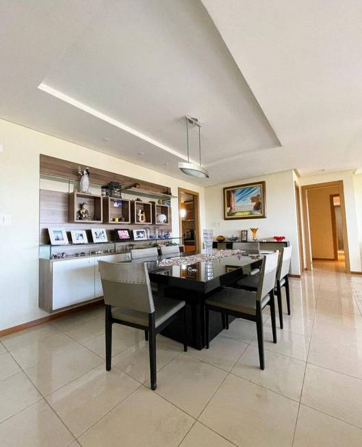 Foto 2 de Apartamento com 4 Quartos à venda, 189m² em Poço, Recife