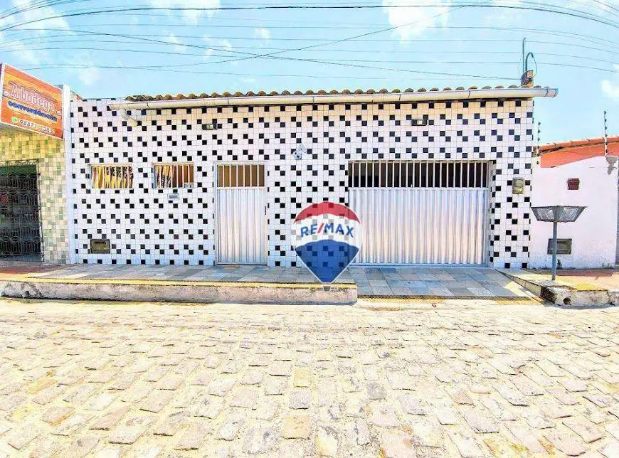 Foto 1 de Casa com 2 Quartos à venda, 100m² em Pajuçara, Natal