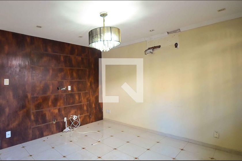 Foto 3 de Casa com 3 Quartos para alugar, 300m² em Portuguesa, Rio de Janeiro
