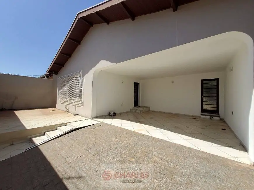 Foto 3 de Casa com 3 Quartos para alugar, 170m² em Vila Melo, Mogi Mirim