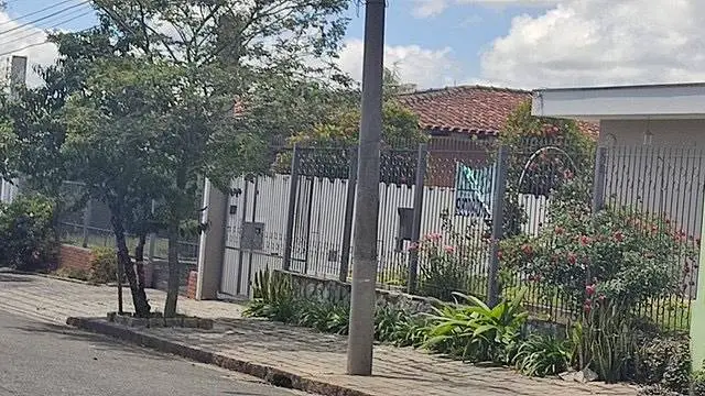 Foto 3 de Casa com 4 Quartos para alugar, 200m² em Jardim Social, Curitiba