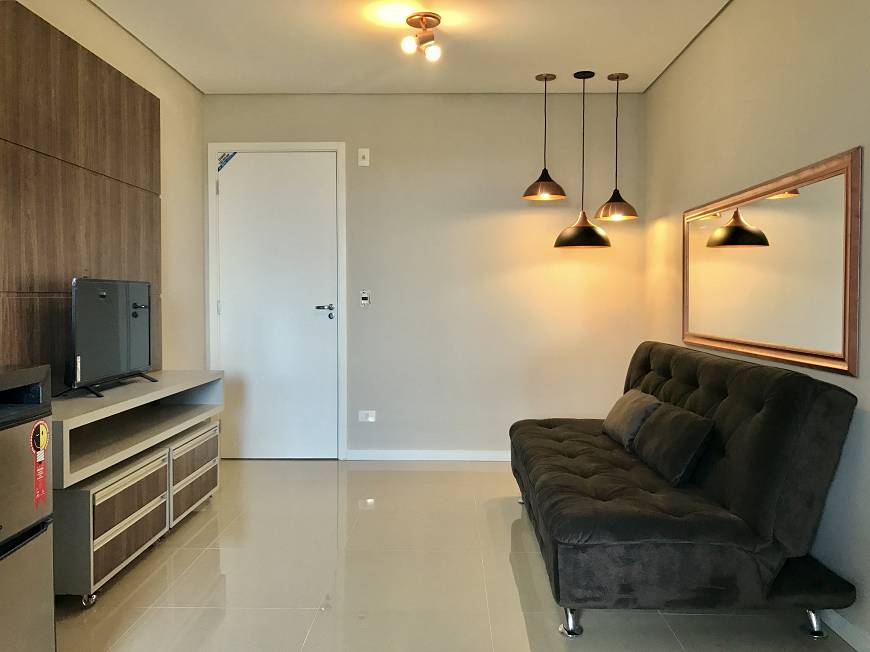 Foto 2 de Apartamento com 1 Quarto para alugar, 42m² em Centro Cívico, Curitiba